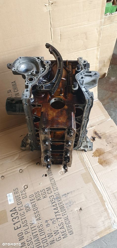 Silnik blok silnika dół słupek Nissan Note E11 1.4 16V CR14 - 6