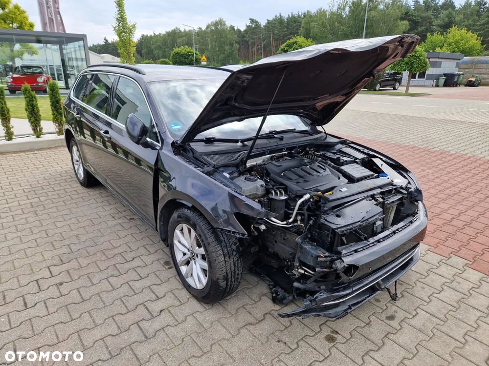 Volkswagen Passat Variant 2.0 TDI SCR DSG Business - 5