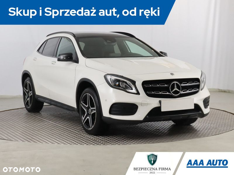 Mercedes-Benz GLA - 2
