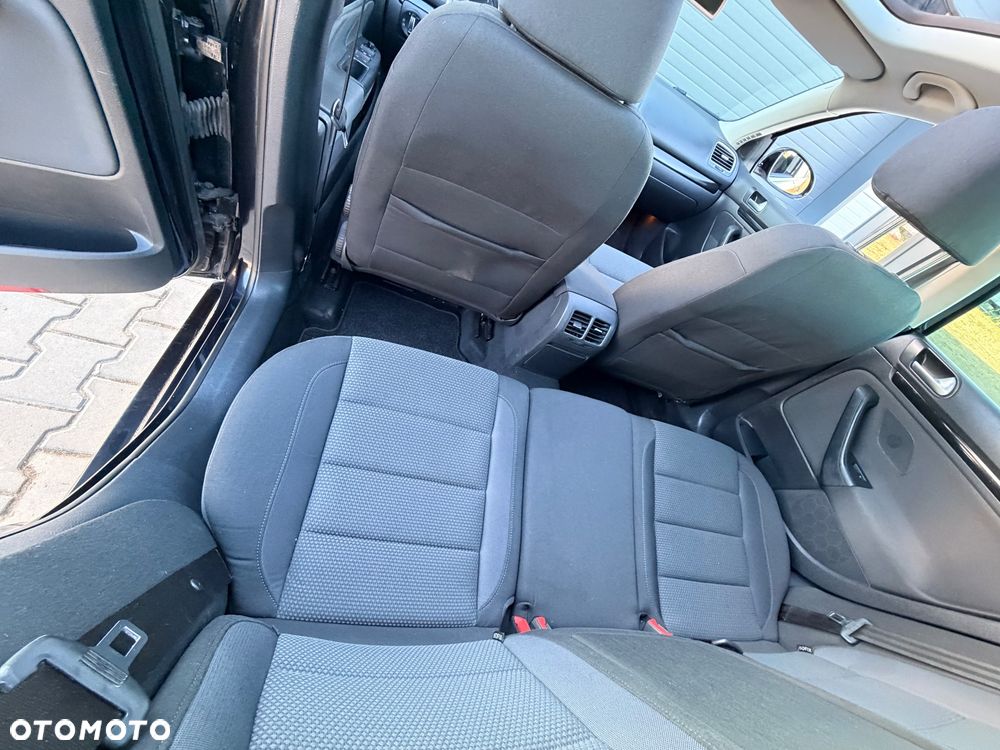 Volkswagen Golf - 10