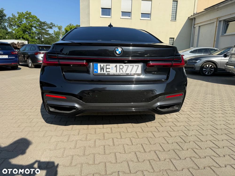 BMW Seria 7 750i xDrive sport - 14