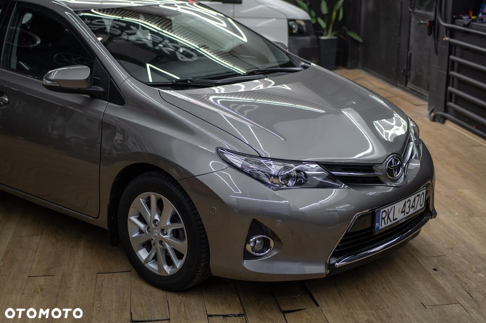 Toyota Auris 1.6 Premium + - 13