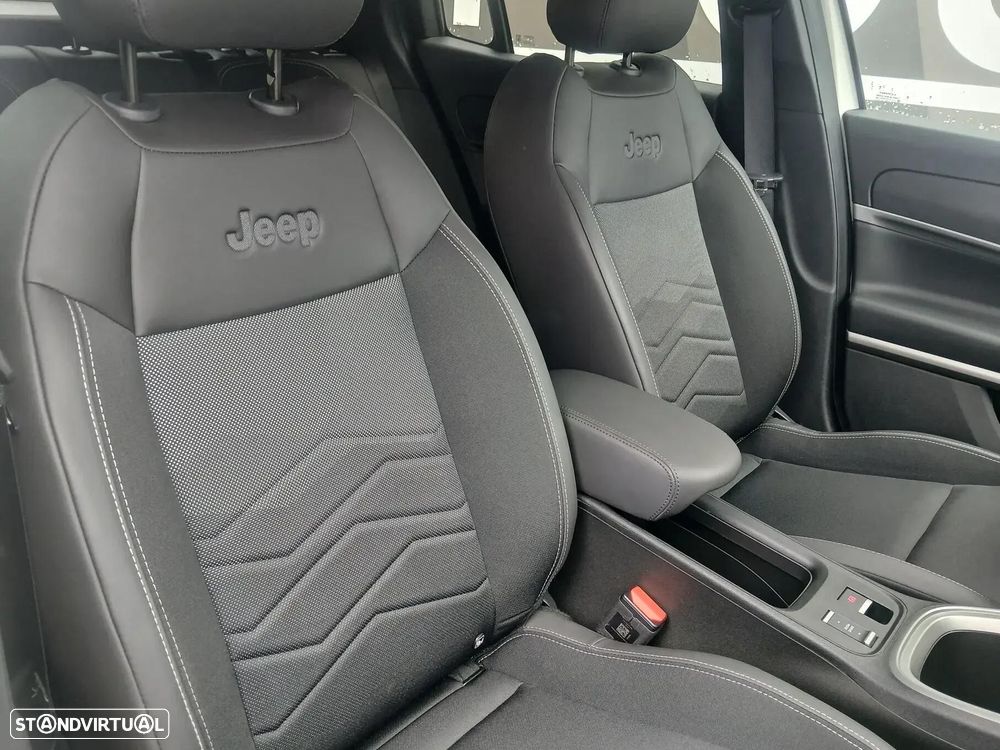 Jeep Avenger 1.2 e-Hybrid Summit DCT - 10