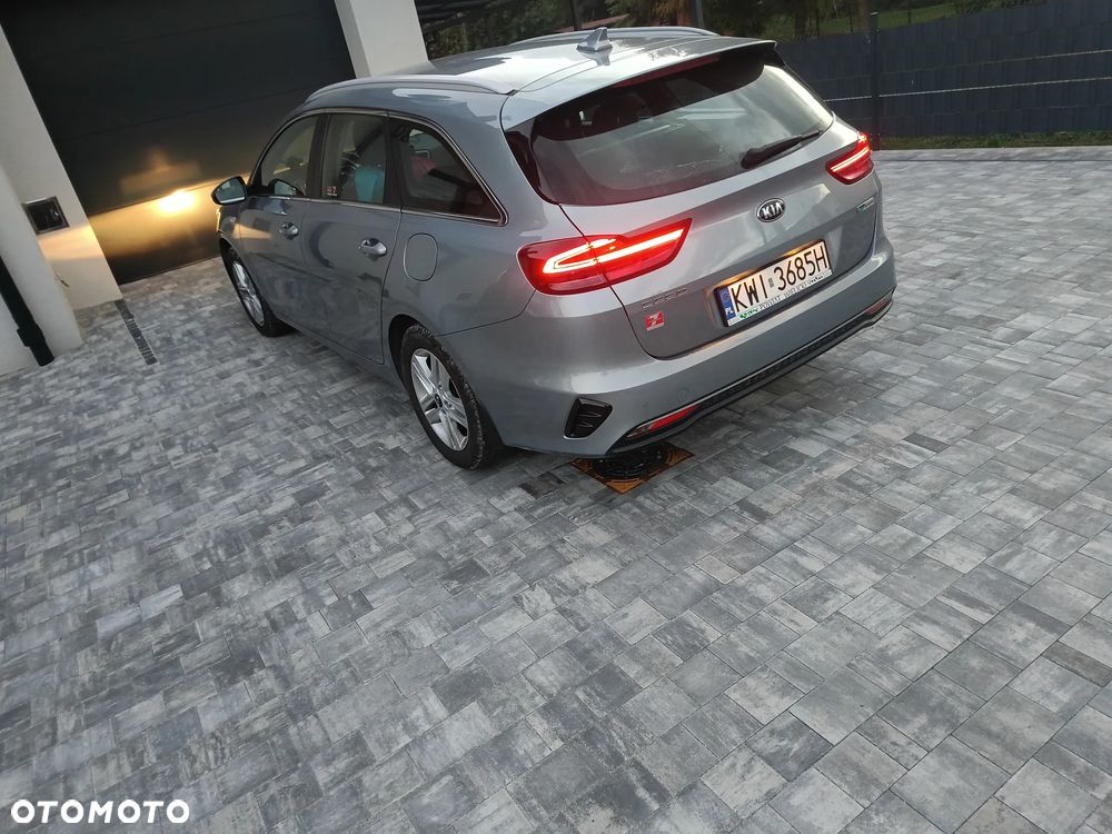 Kia Ceed - 9