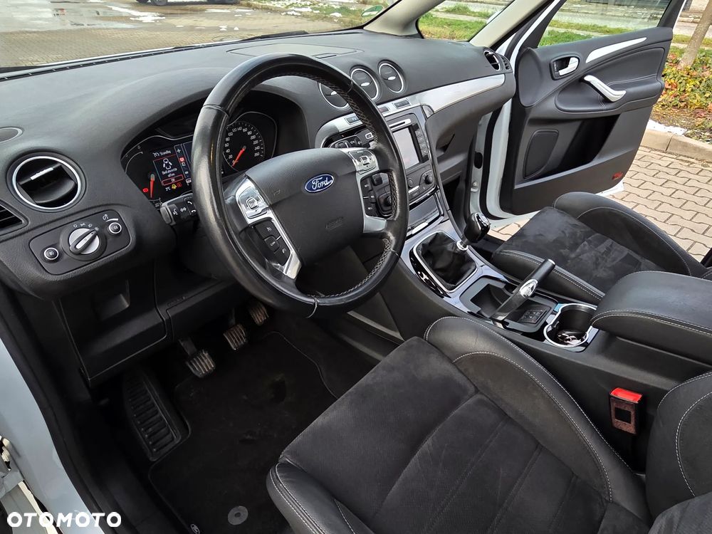 Ford S-Max 2.0 TDCi DPF Ambiente - 28