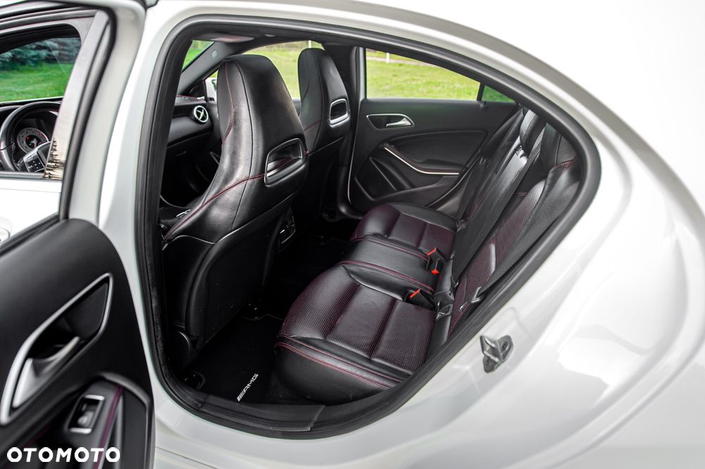 Mercedes-Benz Klasa A 250 4Matic 7G-DCT AMG Line - 24