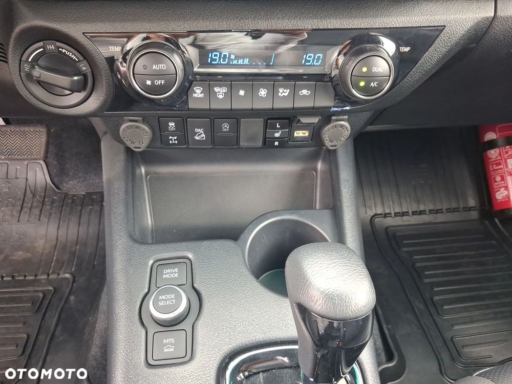 Toyota Hilux 2.8 D-4D mHEV Double Cab Invincible 4x4 - 28
