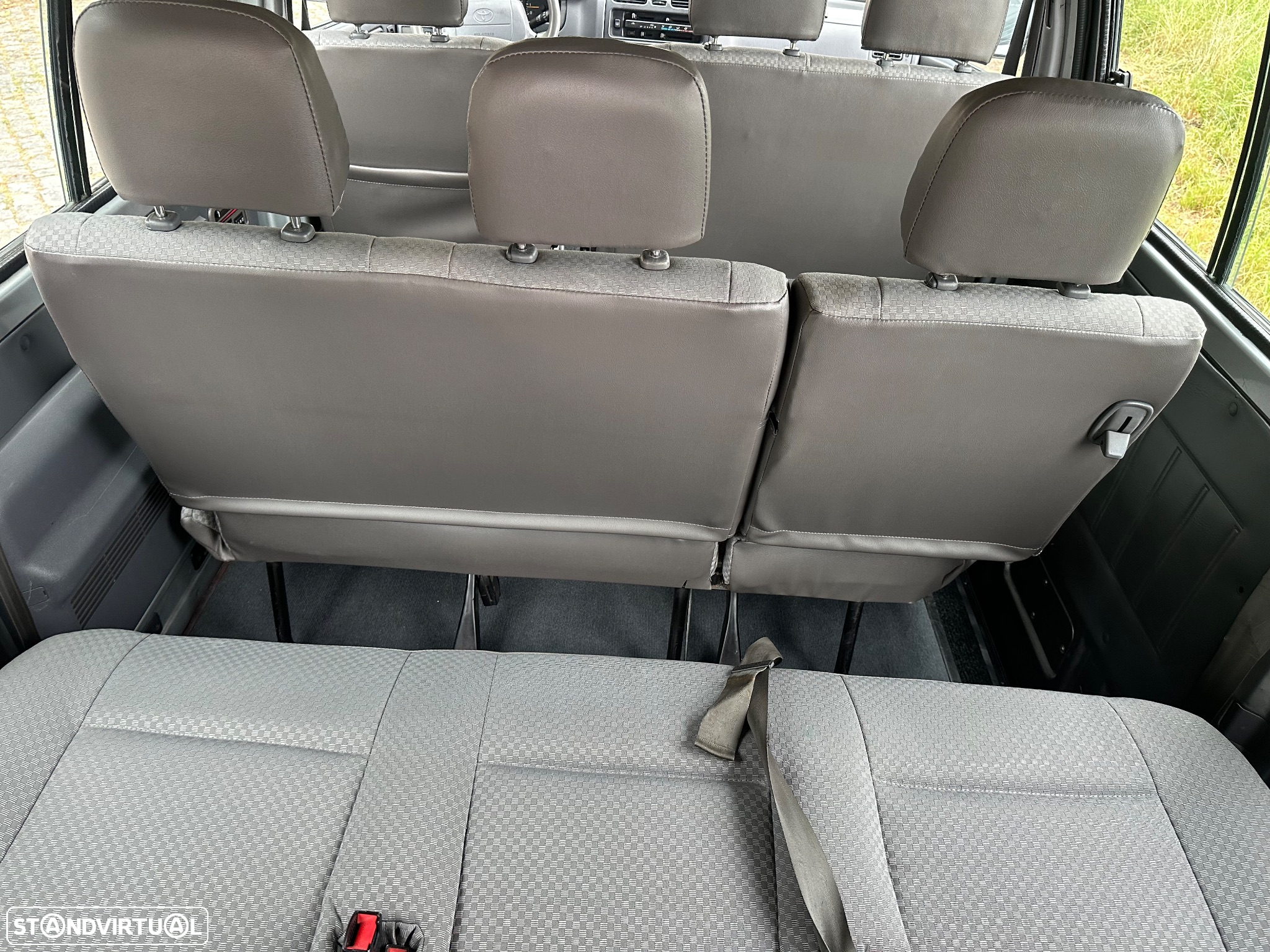 Toyota HiAce 2.5 D-4D 2.6T - 29