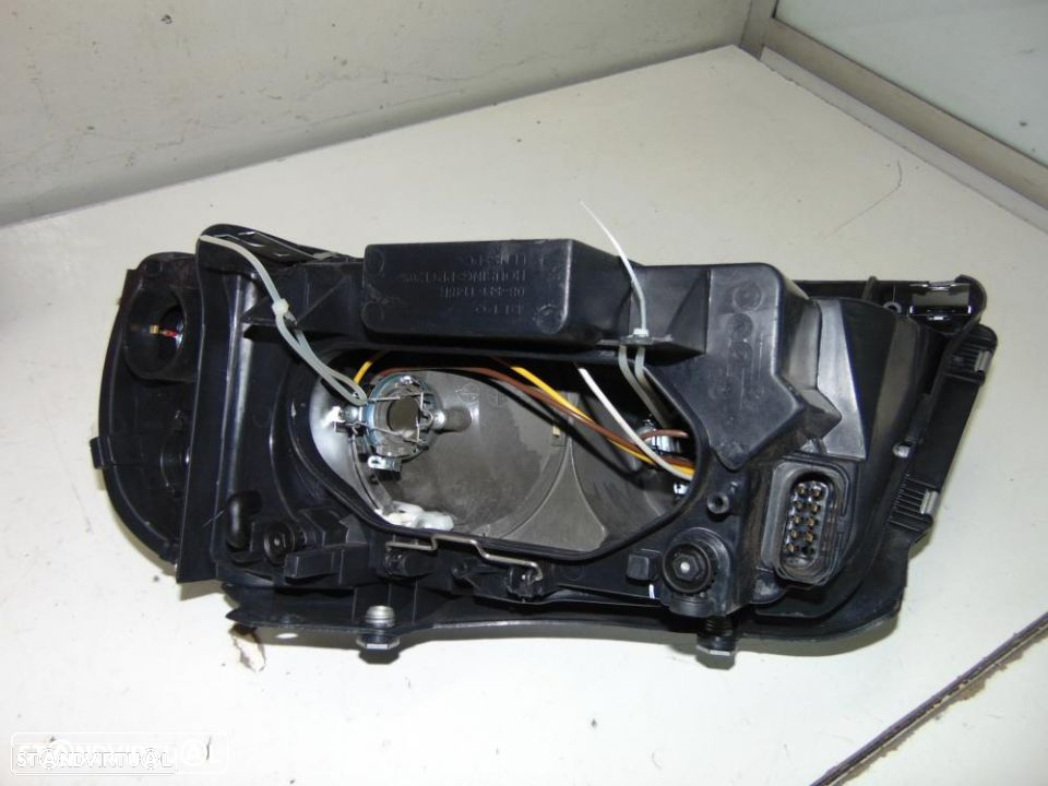 VW Sharon a partir de 2000 farol - 5