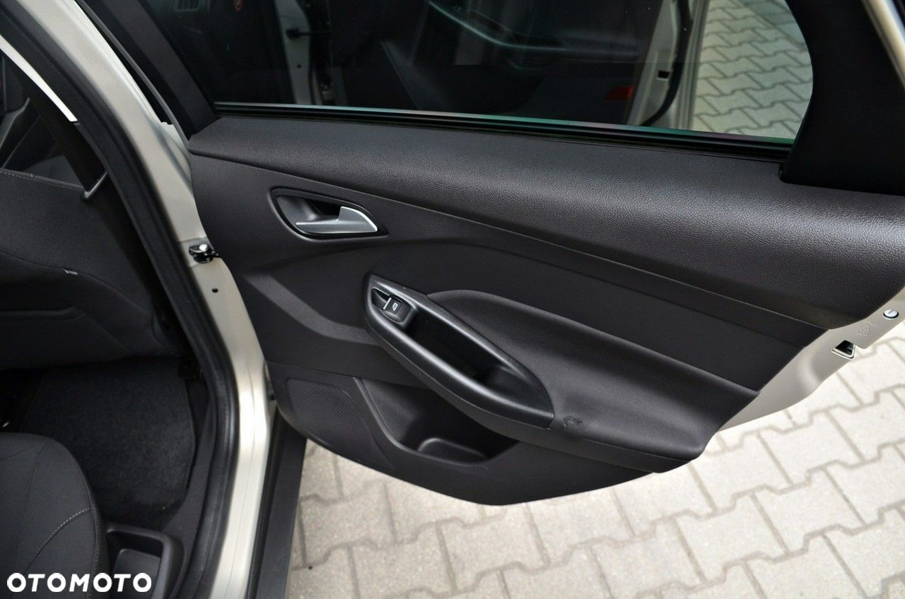 Ford Focus - 25