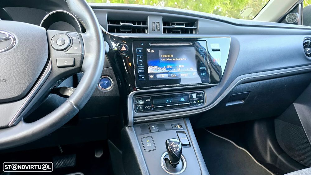 Toyota Auris 1.8 HSD Comfort +P.Techno+P.Sport - 46