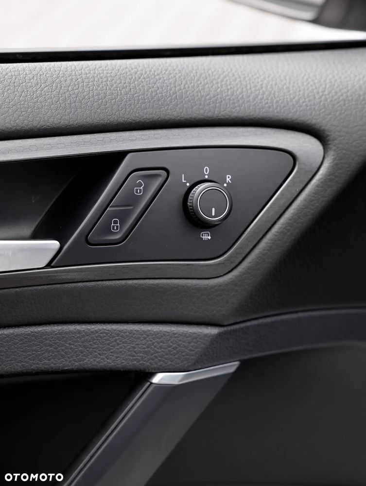 Volkswagen Golf - 12