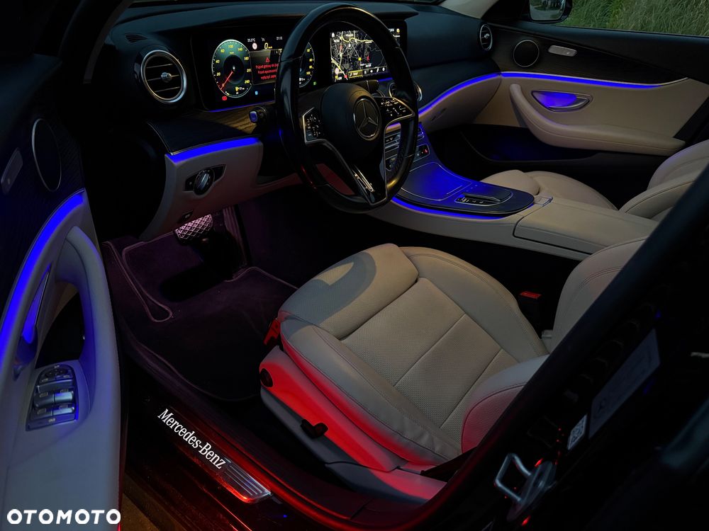 Mercedes-Benz Klasa E 300 de Avantgarde - 32