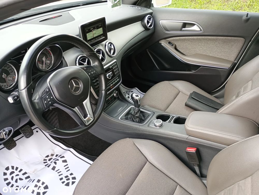 Mercedes-Benz GLA 200 UrbanStyle Edition - 8