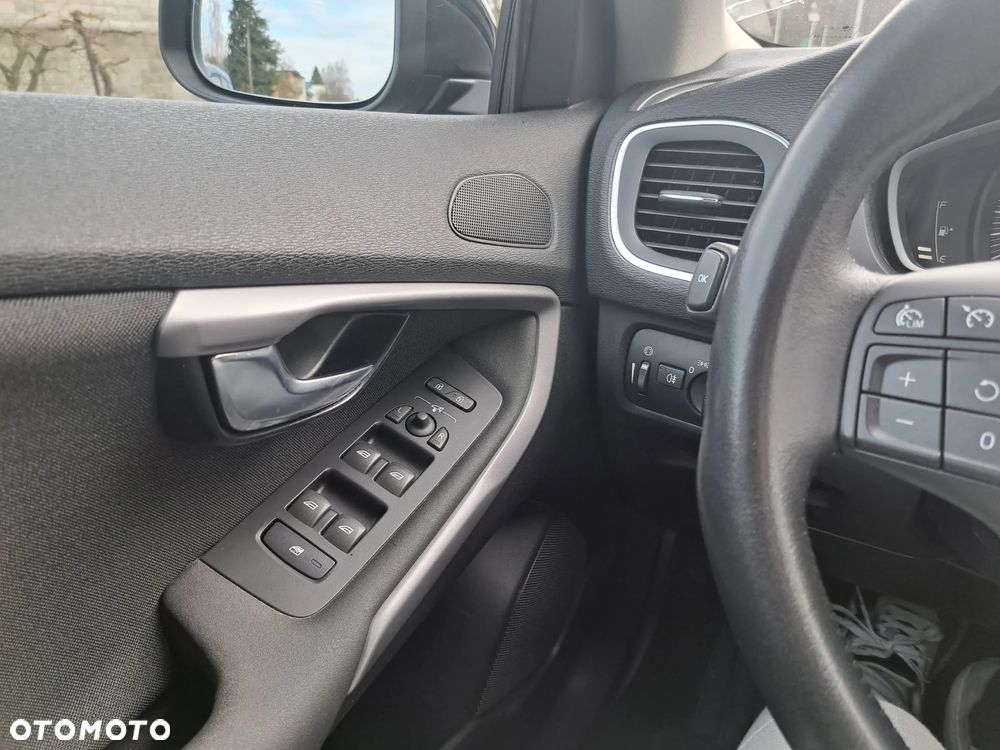 Volvo V40 D2 Momentum - 20