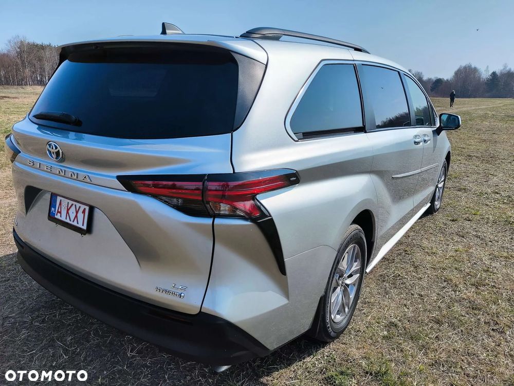 Toyota Sienna - 12
