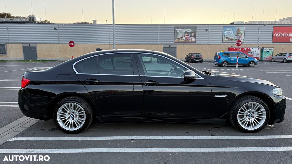BMW Seria 5 525d xDrive AT - 13
