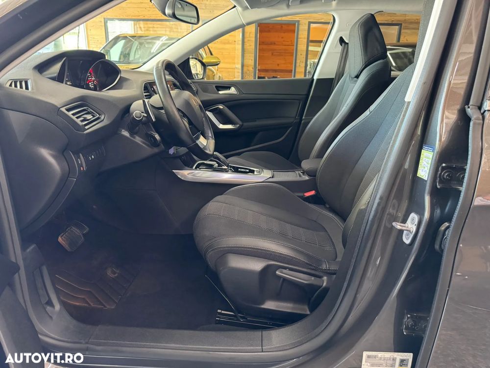 Peugeot 308 BlueHDi 130 EAT8 Allure - 9