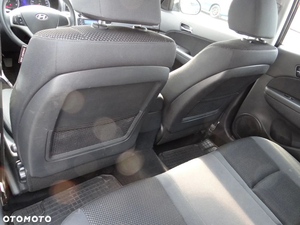 Hyundai i30 1.6 Classic + World Cup - 6