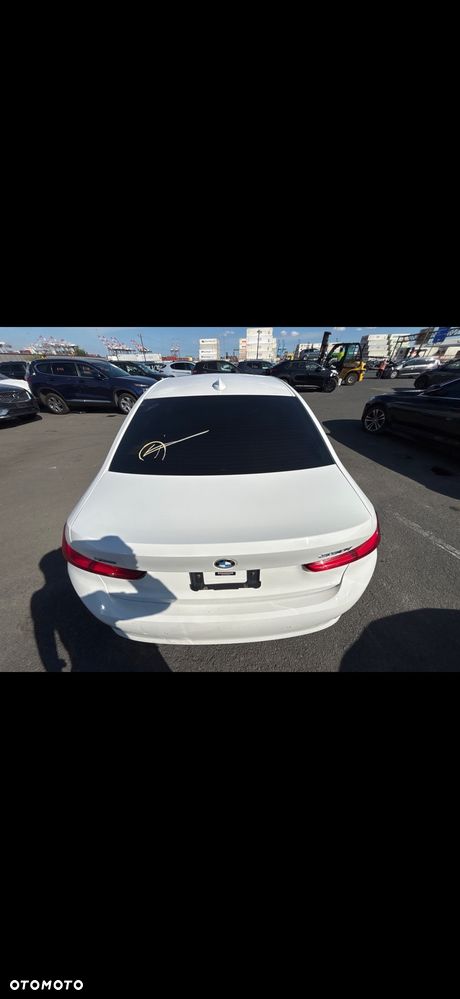 BMW Seria 3 330i xDrive Sport Line - 8