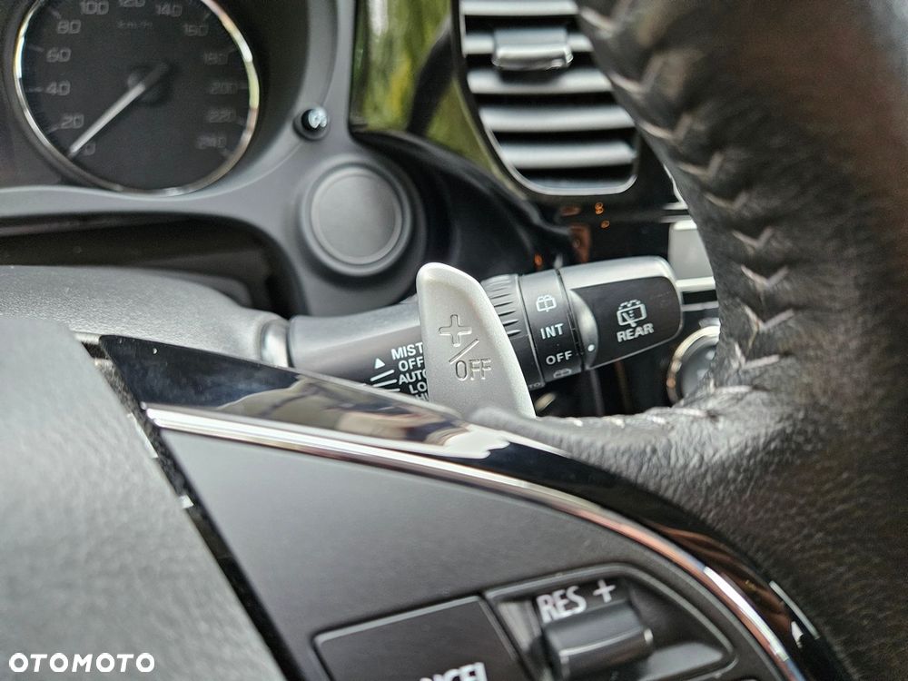 Mitsubishi Outlander - 30