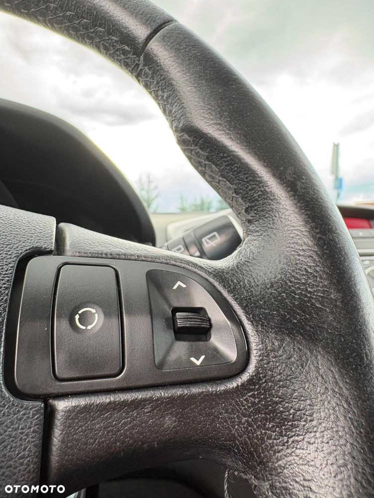 Kia Ceed - 31