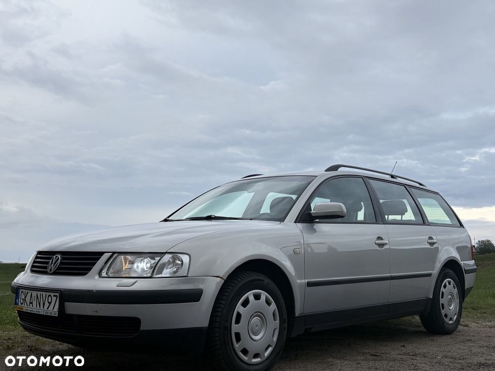 Volkswagen Passat - 1