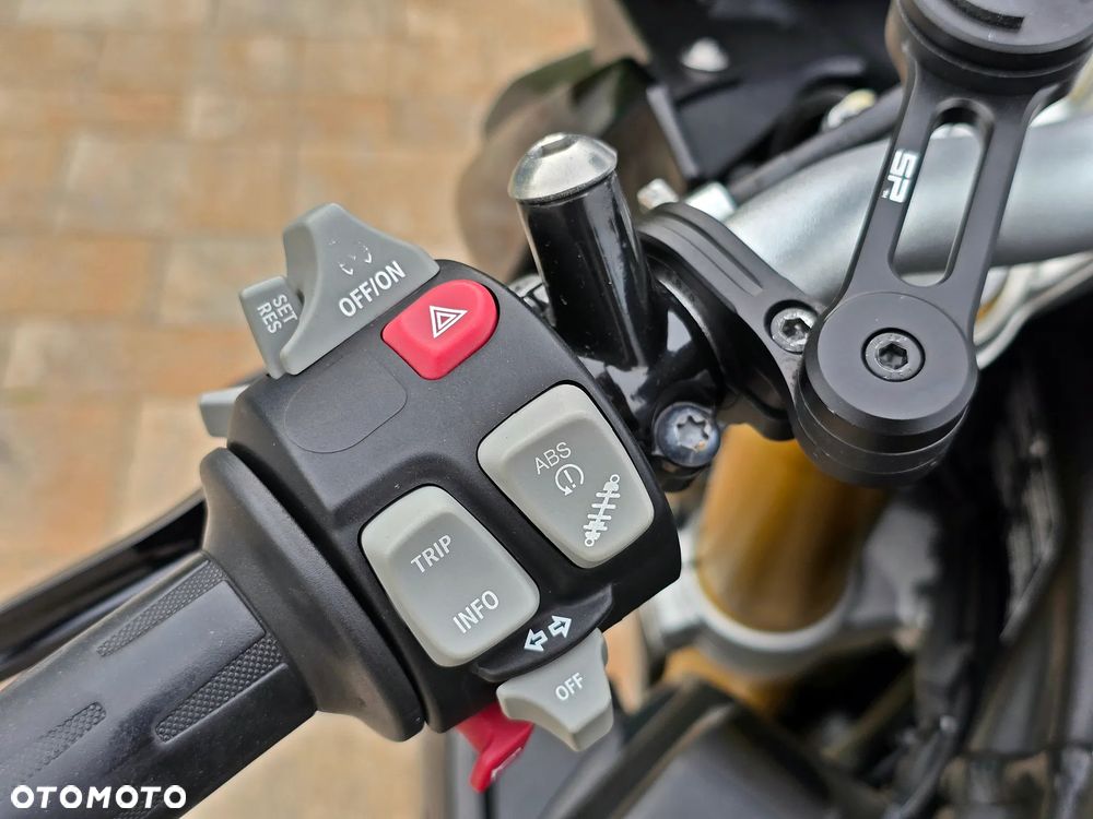 BMW S - 20