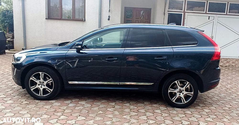 Volvo XC 60 D5 AWD Momentum - 8