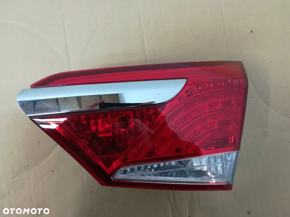 Hyundai I40 kombi lampa prawa tył w klape BT84 - 1