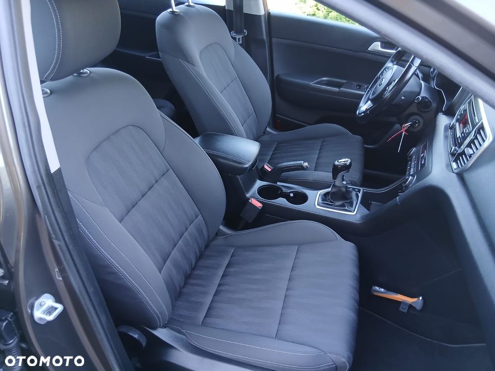 Kia Sportage 1.6 GDI 2WD Attract - 33