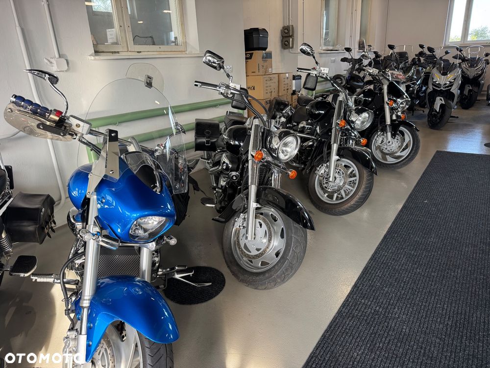 Suzuki Intruder - 28