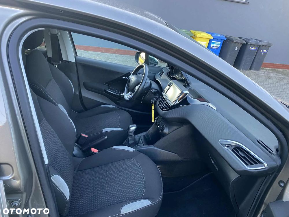 Peugeot 208 1.2 VTi Style - 9