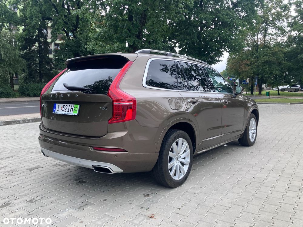 Volvo XC 90 - 7