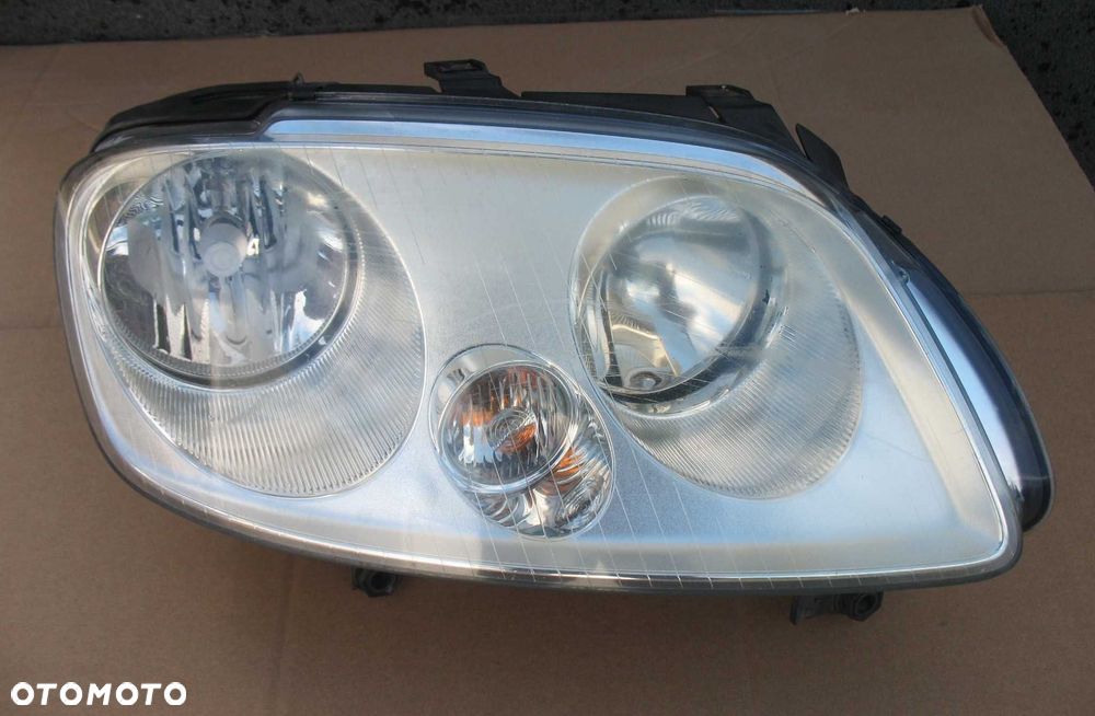 VW Caddy III Lampa Prawa Lewa przód oryginał EU