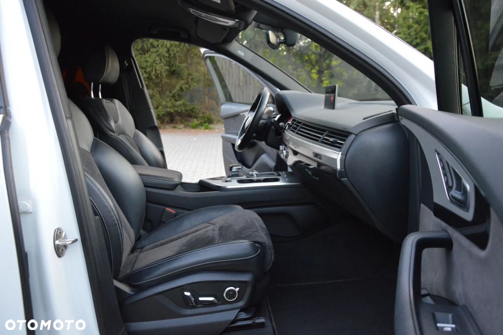 Audi Q7 - 12
