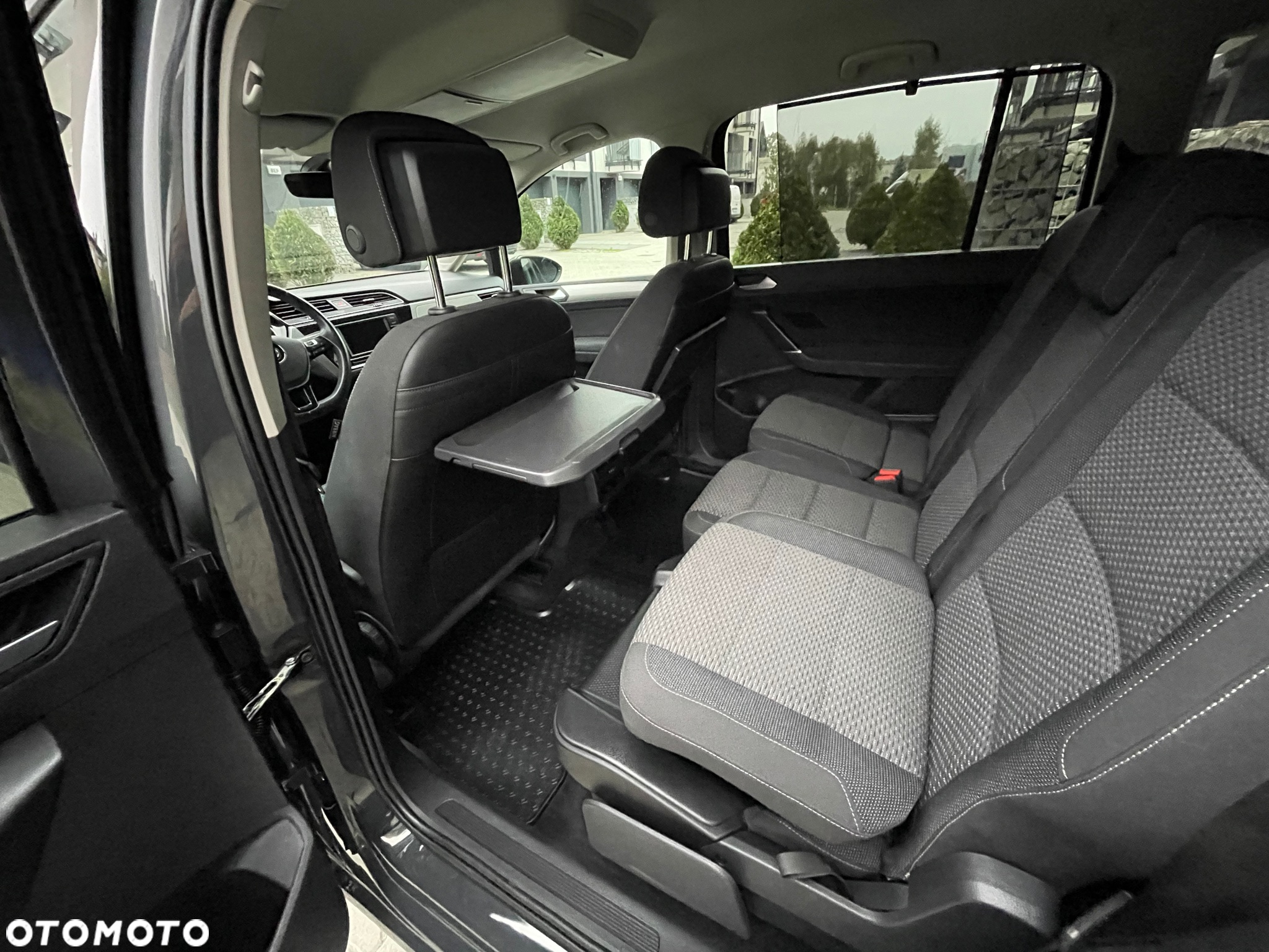 Volkswagen Touran 1.2 TSI BMT Trendline - 17