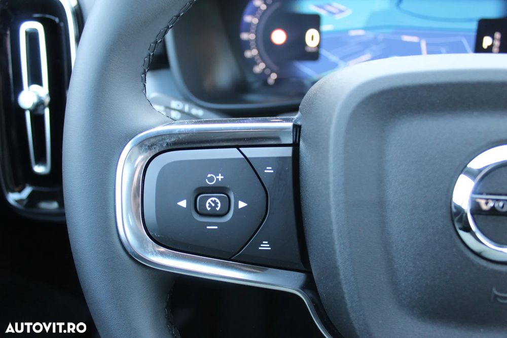 Volvo XC 40 B3 AT FWD MHEV Plus Dark - 14