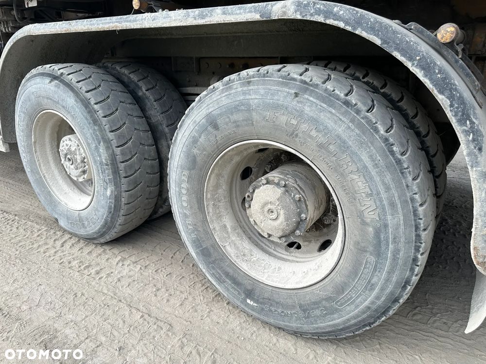 Mercedes-Benz Actros - 10