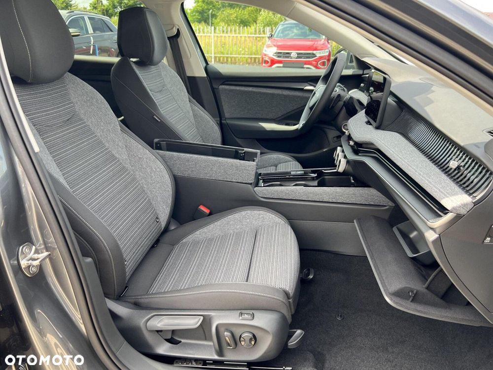 Skoda Superb 2.0 TDI SCR Edition 130 DSG - 29