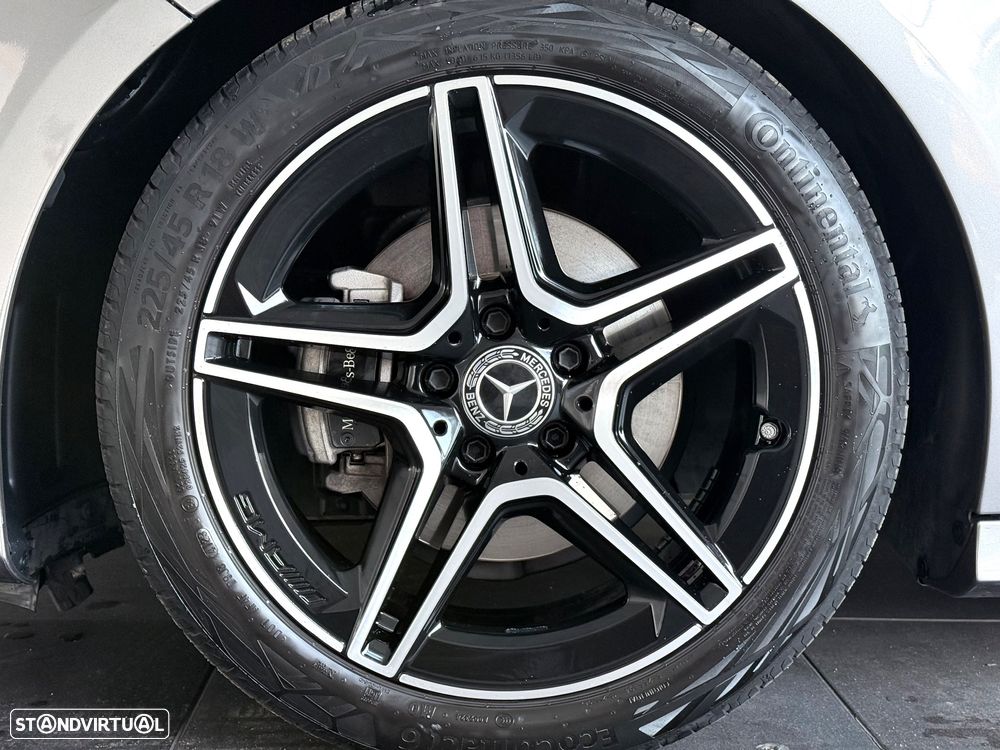 Mercedes-Benz A 180 7G-DCT AMG Line - 11