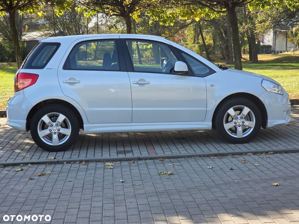 Suzuki Sx4 2010 photo 5