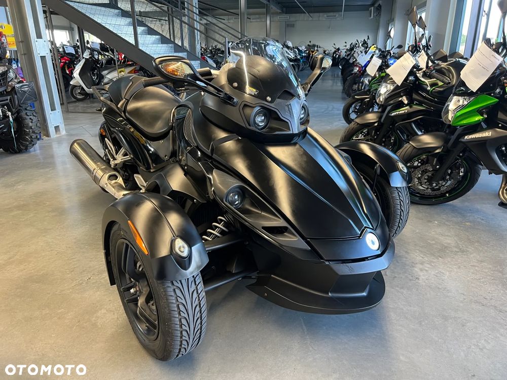 Can-Am Spyder - 9