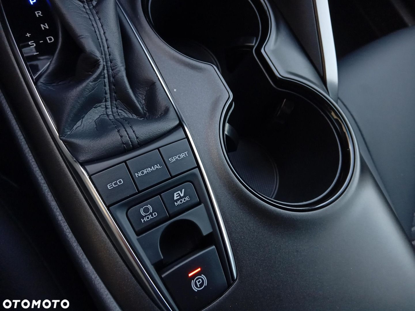 Toyota Camry - 19
