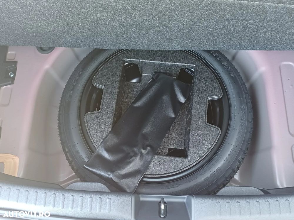Toyota Yaris 1.5 VVT-i HSD Dynamic Plus Bi-tone - 7