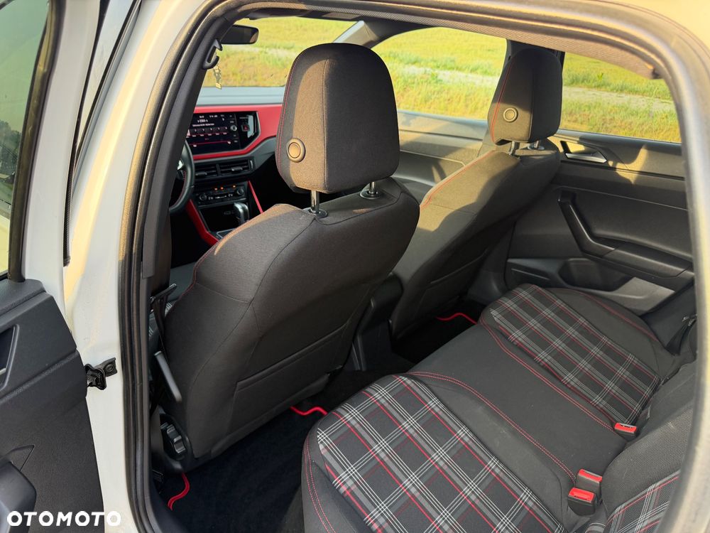 Volkswagen Polo 2.0 TSI DSG GTI - 18