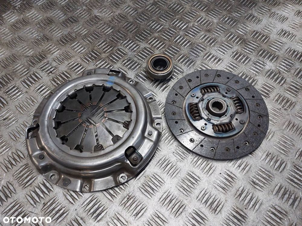 SPRZĘGŁO TARCZA + DOCISK + ŁOŻYSKO OPOROWE MAZDA 323F BJ 1.6 16V - 1