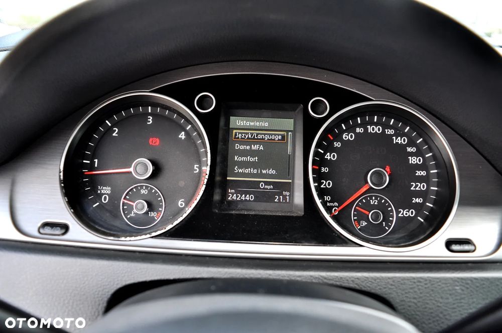 Volkswagen Passat - 21