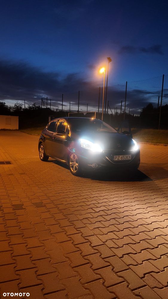 Peugeot 208 1.2 PureTech Active - 29