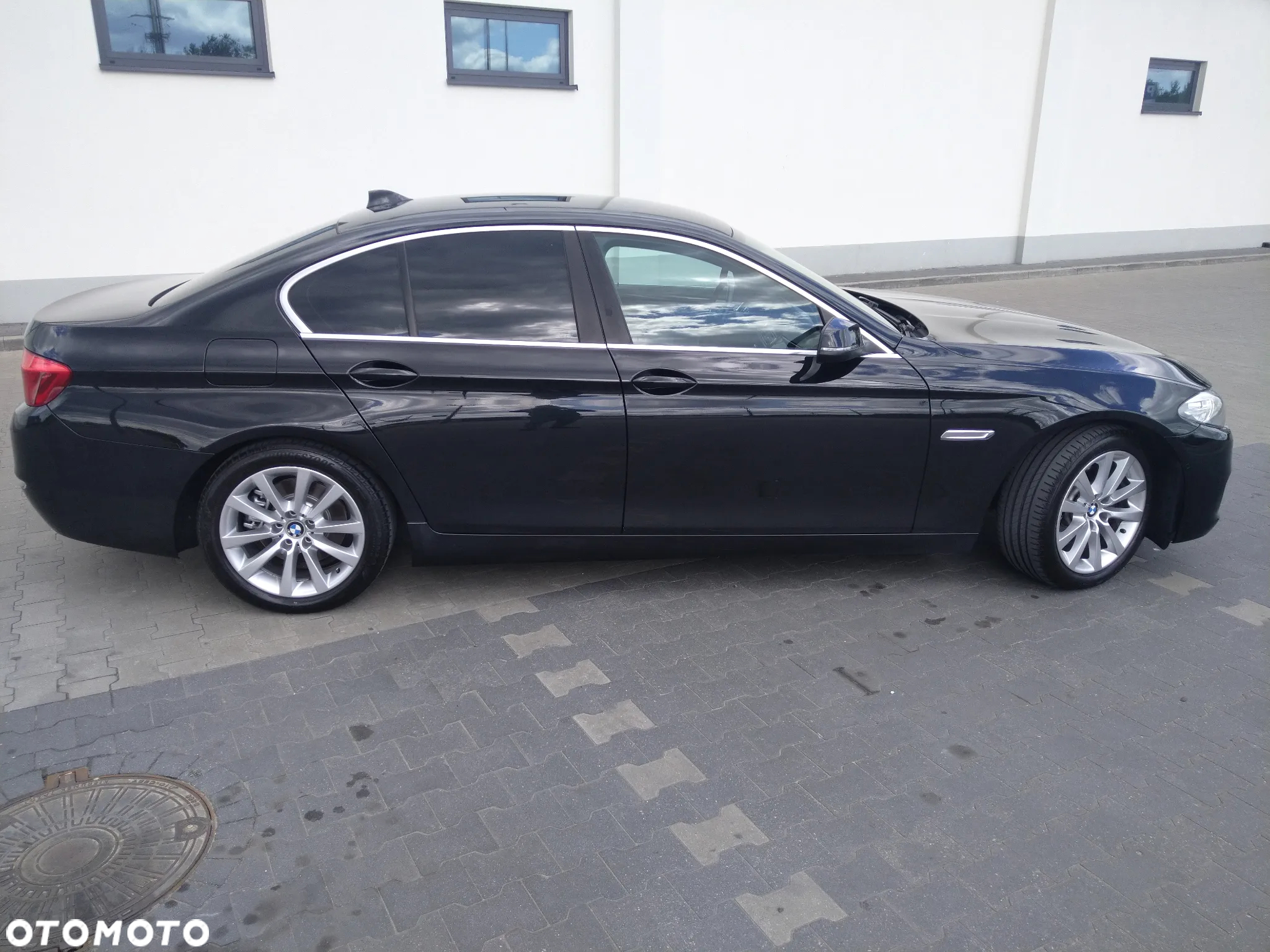 BMW Seria 5 520d xDrive - 4